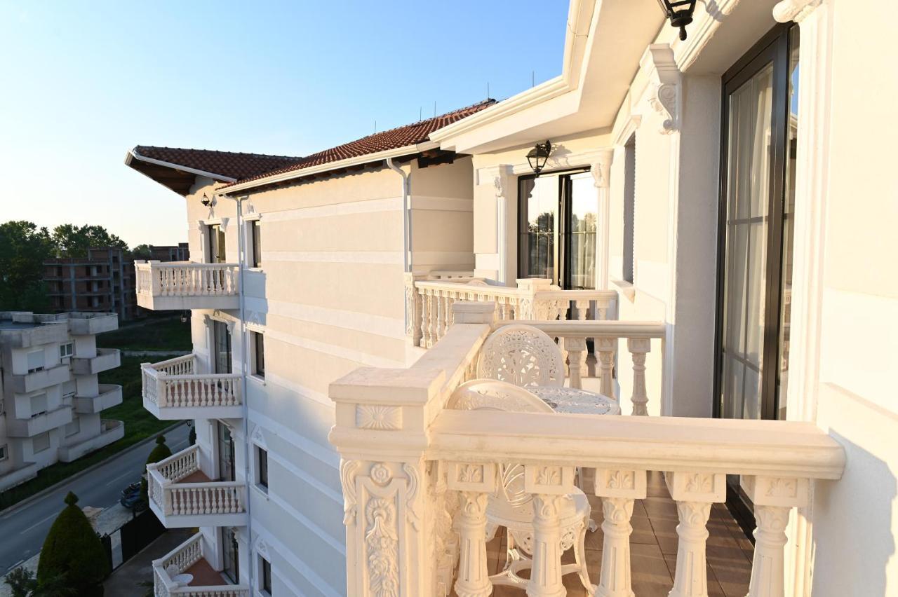 Hotel Onufri Golem  Luaran gambar