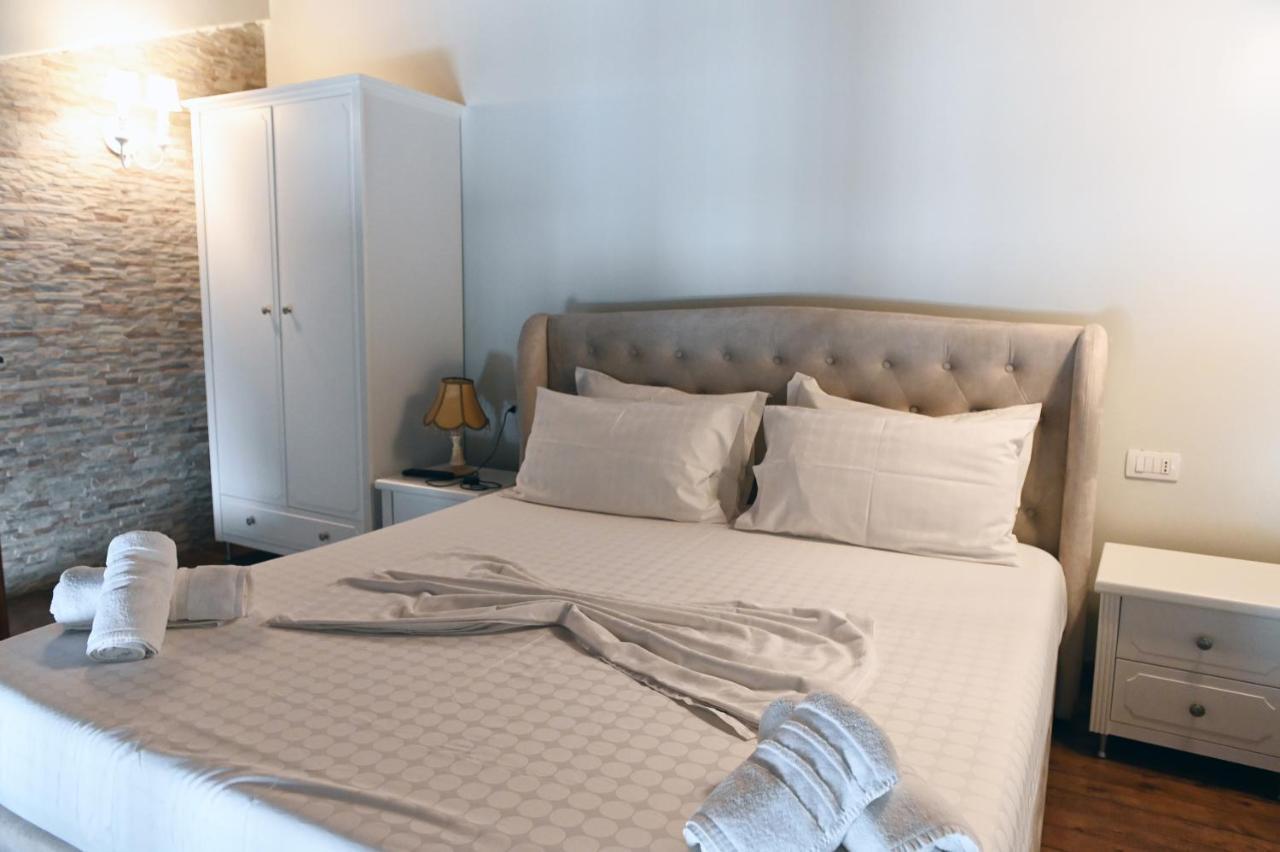 Hotel Onufri Golem  Luaran gambar