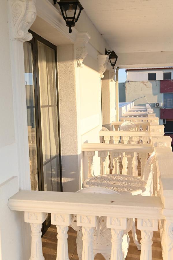 Hotel Onufri Golem  Luaran gambar