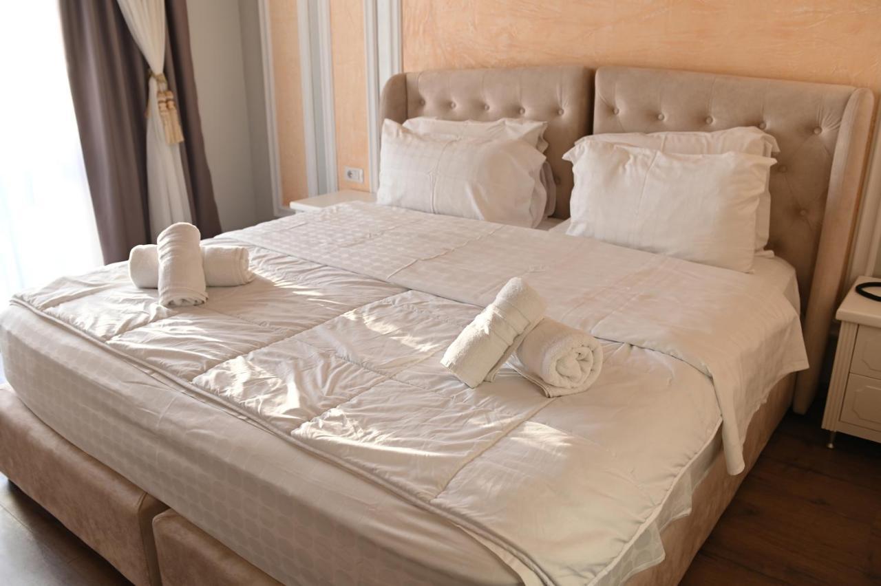 Hotel Onufri Golem  Luaran gambar
