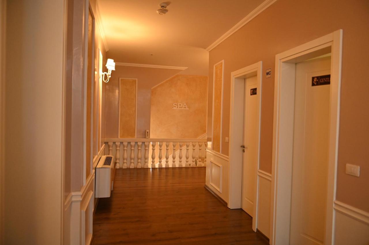 Hotel Onufri Golem  Luaran gambar